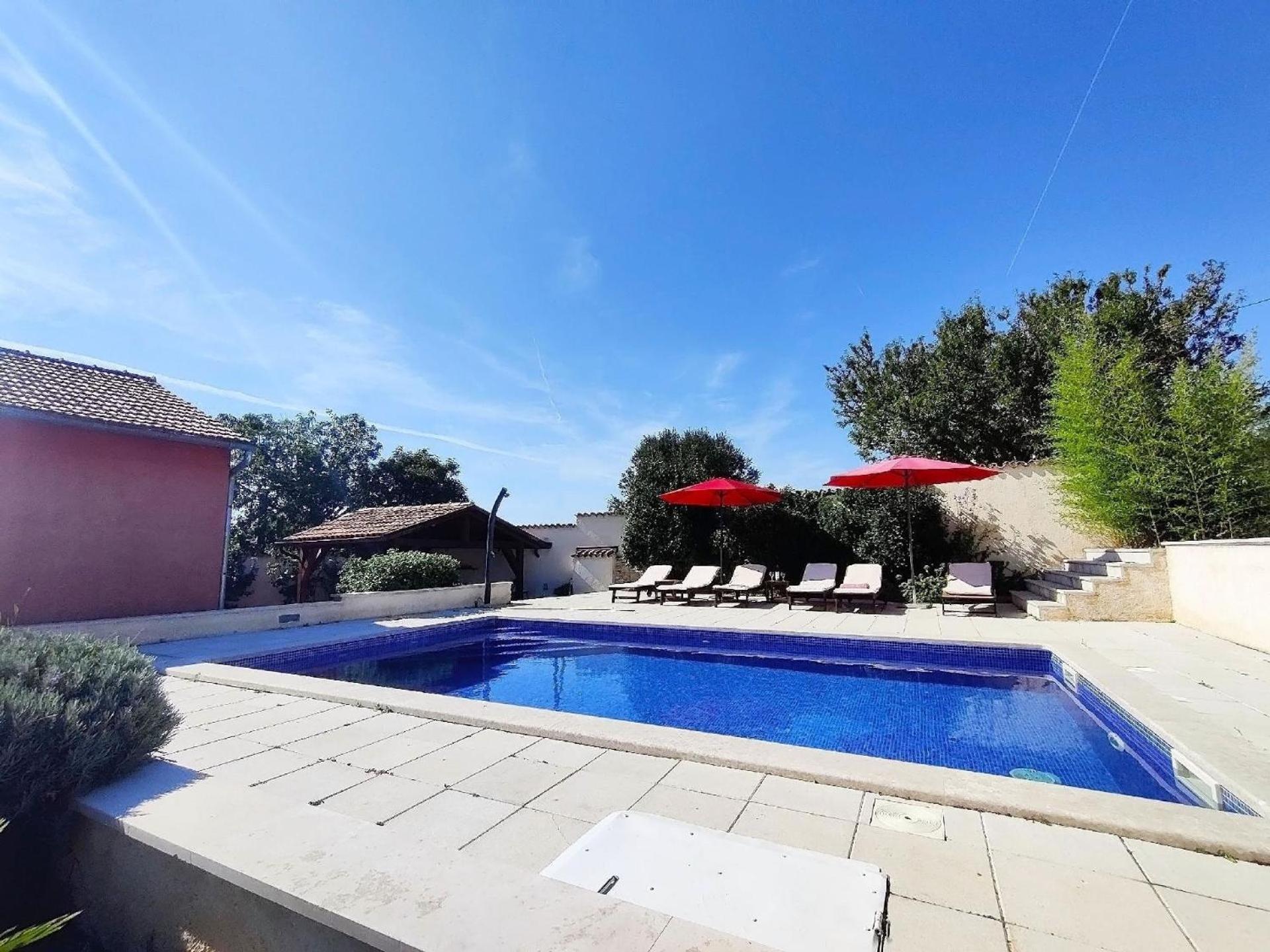 Sabina Mit Zwei Und Pool Vikendica