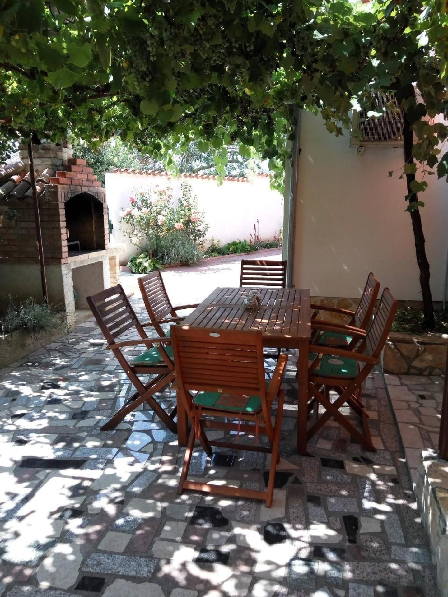 Sabina Mit Zwei Und Pool Holiday home Pula